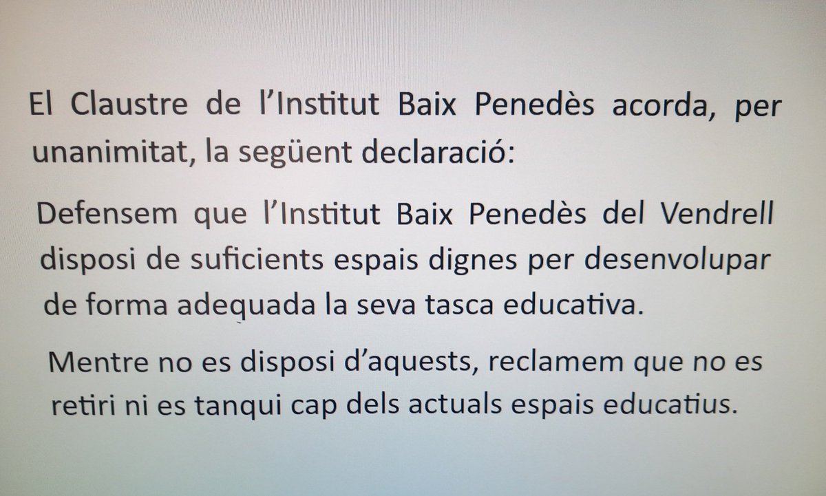 jordimartifont_'s tweet photo. FEU-HO CÓRRER. Acord de Claustre per unanimitat: Volem espais dignes! Mentrestant, no ens prengueu el barracó!!! https://t.co/1rhrX37GND