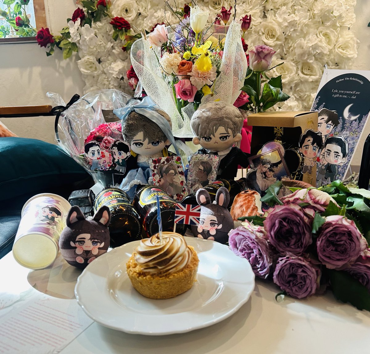 DTR_everafter's tweet photo. 애쉬 생일상🖤💙💜 

어떤 분이 돌상이냐고 말씀하시던데… 생일상이든 돌상이든 애쉬의 선택은 라일입니다.🦊🐰

#HAPPY_ASH_JONES_DAY
#생일_축하드립니다_애쉬
#애쉬는_죄가_없다 https://t.co/6Jj5tFNtHl