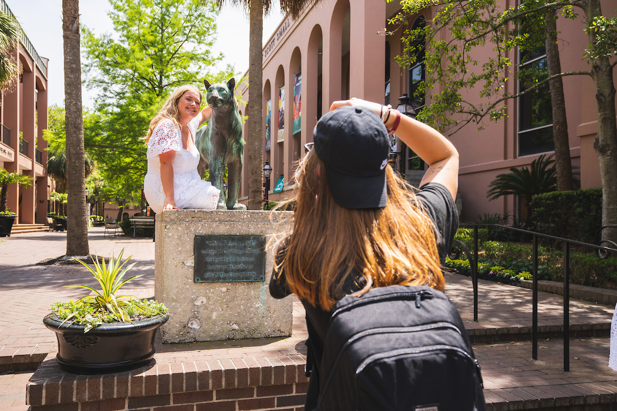 CofC's tweet photo. Where is your go-to spot on campus to take your #cofcgrad photos ๐ธ ?! https://t.co/N7nIjvYsJm