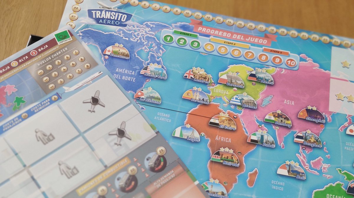 CooplandEs's tweet photo. Ser controlador aéreo, y hacerlo cooperando con otros, debe ser de las pocas cosas que me queden por hacer gracias a los #JuegosDeMesa
¡#TransitoAereo ya está aquí! https://t.co/LUR7yl7LQ1