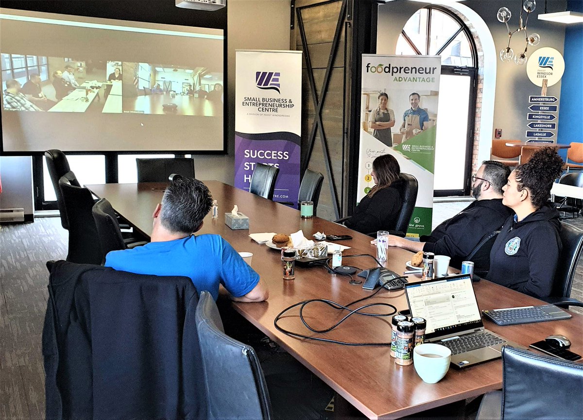 WEsmallbusiness's tweet image. It&apos;s a great day to be celebrating #EconomicDevelopmentWeek in #WindsorEssex ☀️ 

Today we have the pleasure of hosting our current Foodpreneur Scale-Up cohort for an in-person roundtable focusing on Canadian food labelling regulations and product packaging. 
#EconDevWeek23