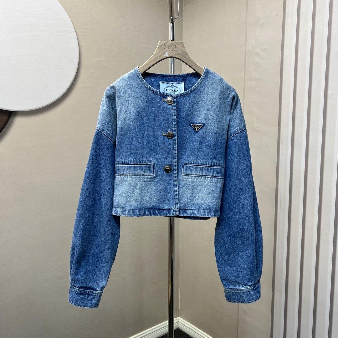 Harith20469441's tweet photo. Prada denim #fashion #stylistshop https://t.co/cZSZZm4BfO