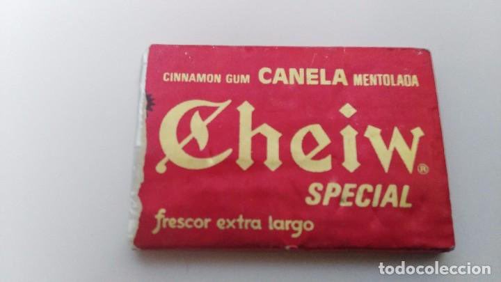 leeloo_minai_'s tweet photo. ¿Soy la única persona del mundo que probó el chicle #Cheiw de canela? Me encantaba!!
Por lo que sea dejaron de venderlo poco después de salir al mercado, por lo que sea...
Pero estaba riquísimo. Todavía recuerdo su sabor. 😋😋 https://t.co/koAnFylhVc
