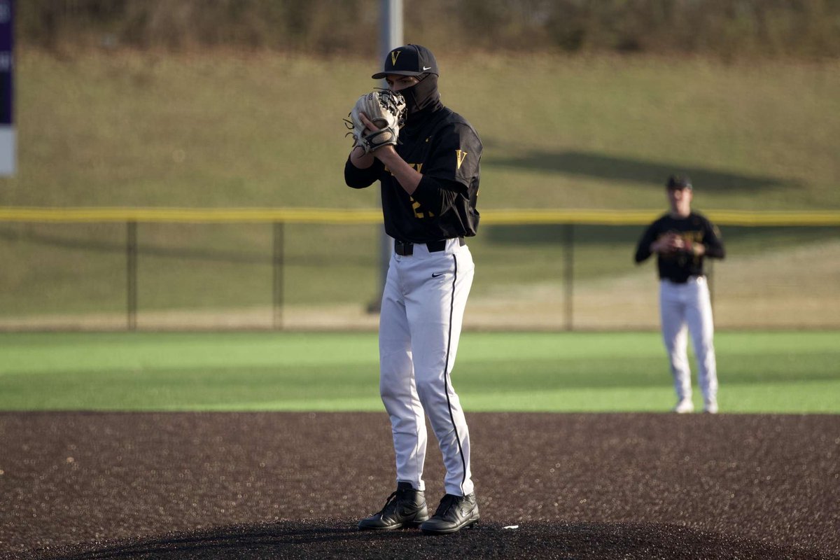 Going into districts as a closing pitcher 
19 IP
7/7 Saves
W-L 3-0
6 H
35 SO
.667 ERA
13BB

FB | 89-92 T93 
SL | 80-82 
CH | 81-84

<a href="/AMarks27/">Andy Marks</a> <a href="/mwhitey27/">Matt Whiteside</a> <a href="/FlatgroundApp/">FLATGROUND Pitching</a> <a href="/TreadHQ/">Tread Athletics</a> <a href="/TheIanMcMahon/">Ian McMahon</a>