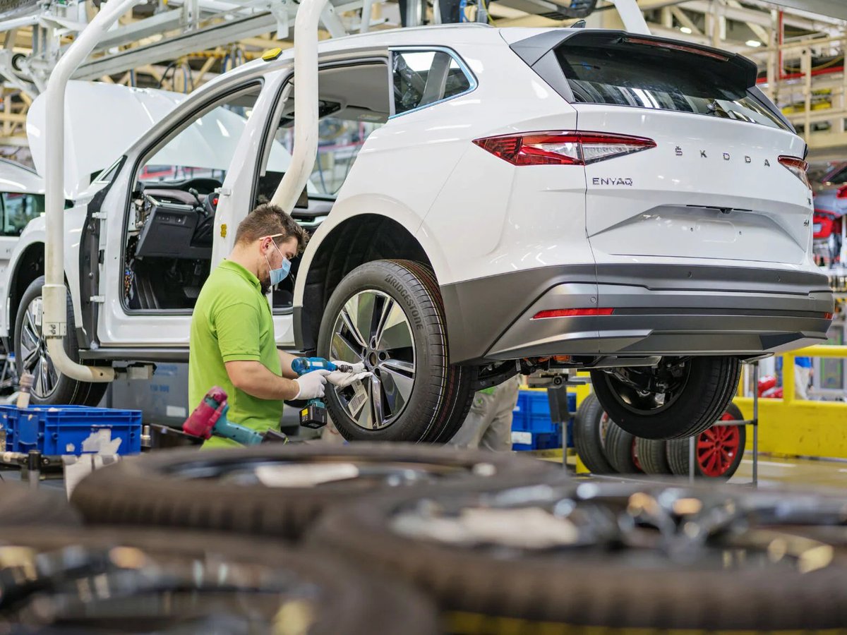 elektromobilni's tweet photo. W kwietniu przybyło 1230 BEV ⚡️https://t.co/w3mnVcO2oq⚡️ #emobility #BEV #hybrydy #HEV #PHEV #PZPM https://t.co/MINMDfC4s6