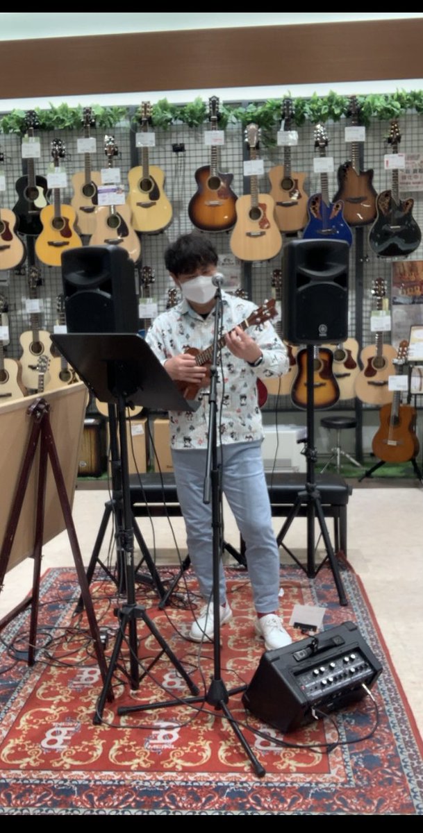 ropmusic1's tweet photo. 今週もやりました🏝
ほぼ毎週火曜日イオンモール福岡
島村楽器にて店内ライブ的な事
やっております🎶🎤今のところだいたい18:00位から
今日は、ソロと弾き語りをやりました
#143 #bluerosesfalling #ジェイクシマブクロ #悲しみの果て #エレファントカシマシ #猫 #dish #さよならエレジー #菅田将暉 https://t.co/soRJOgDhcl