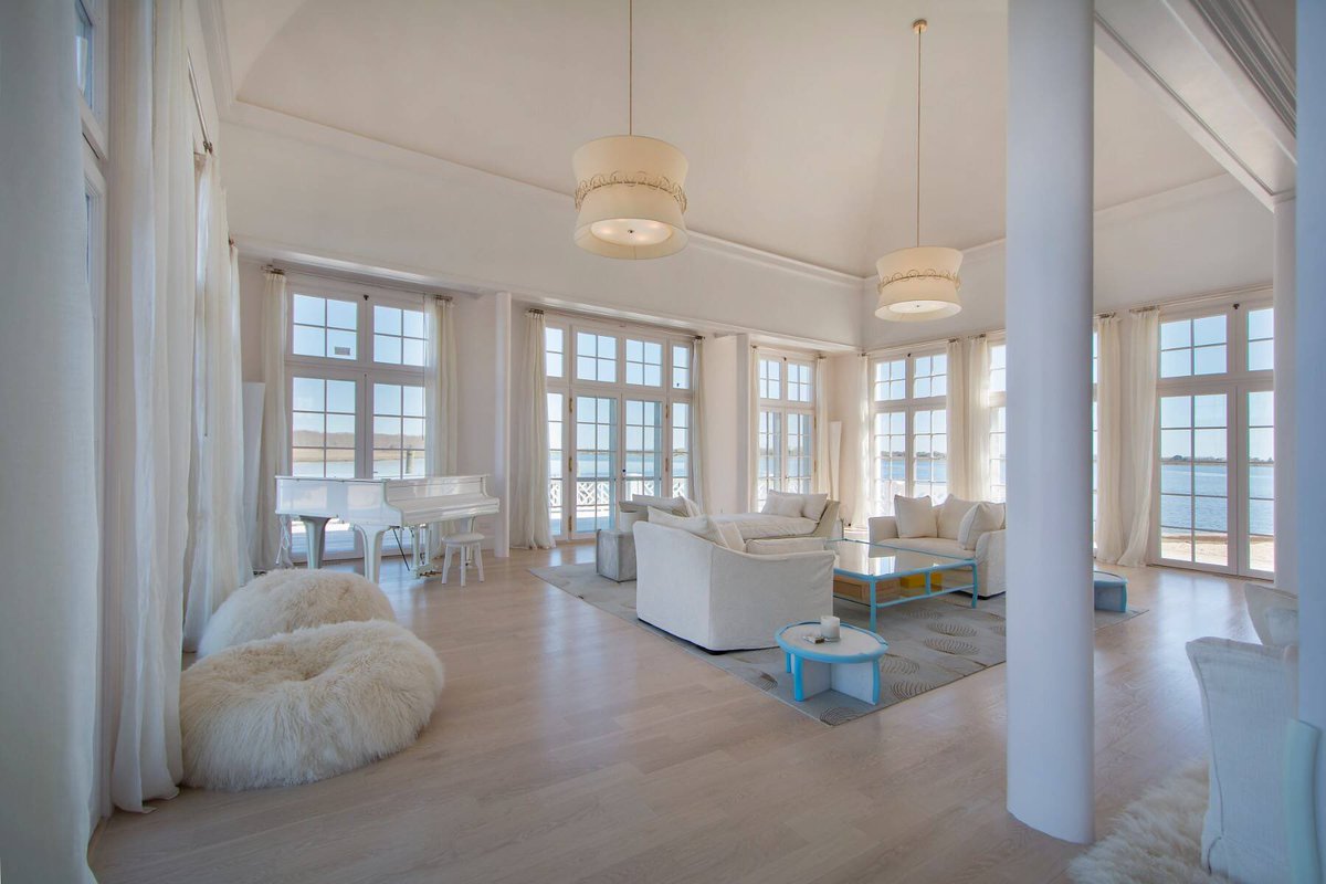 Real Estate Showcase tweet media