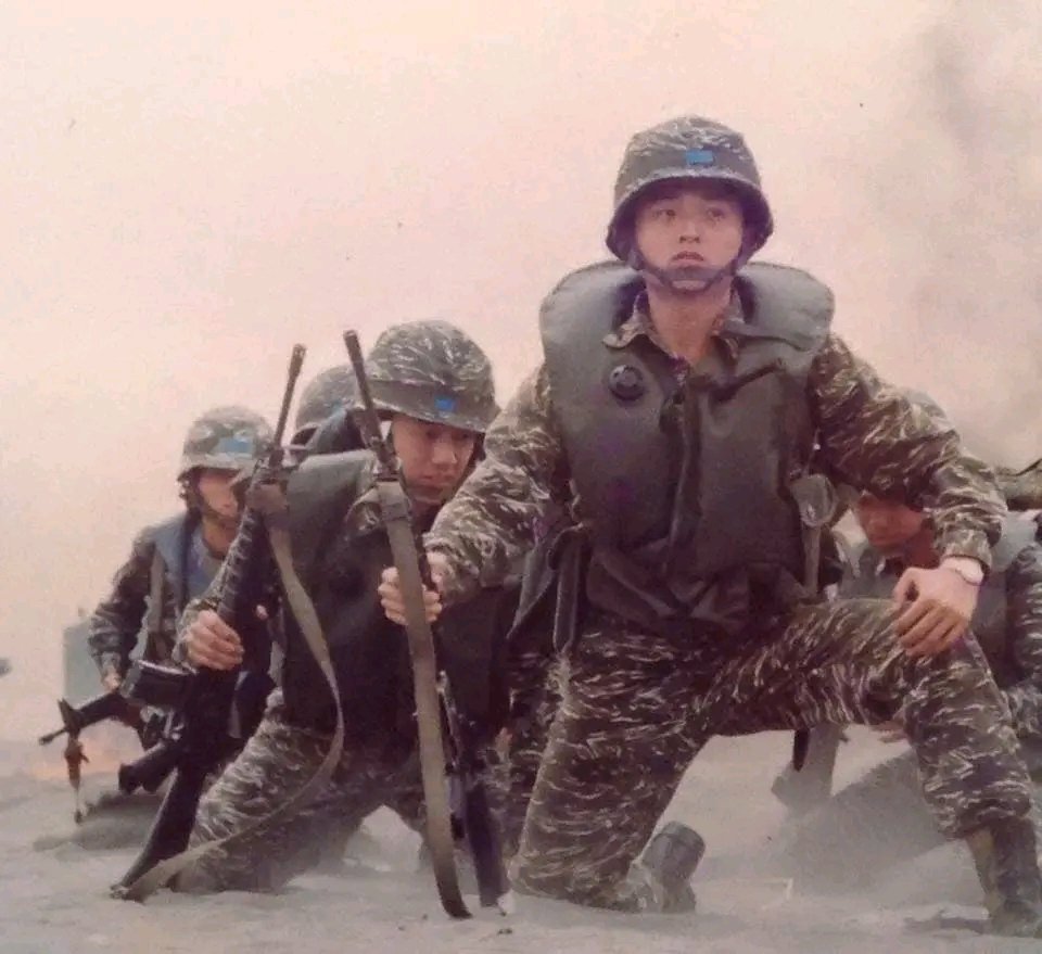 holidaystar11's tweet photo. ROCMC 80-90's
#海軍陸戰隊 #國軍 #ROCMC https://t.co/LPDTcMnUht
