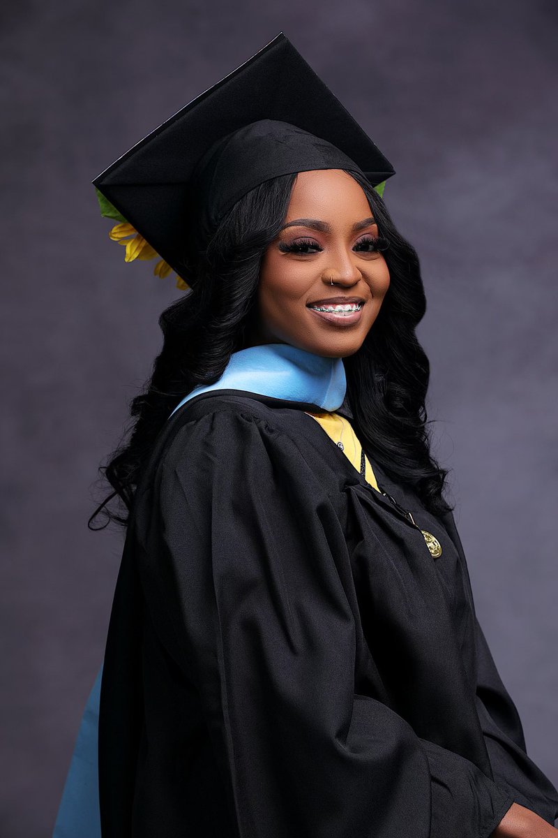 ayyylyssia's tweet photo. May 13, 2023 at 9 am!🎉  Your favorite school counselor! https://t.co/fwMItunMp4
