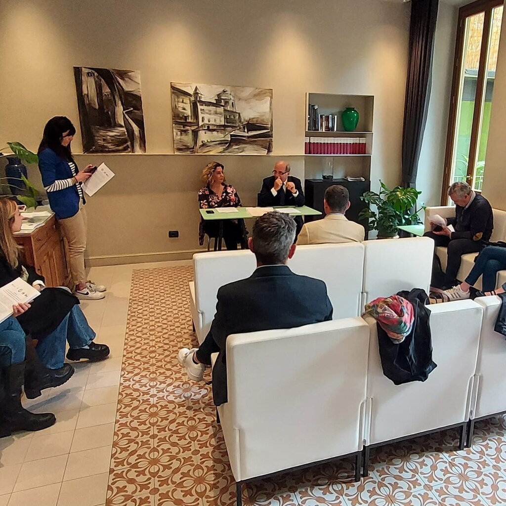 #senzaveli! Ecco la #primavera di Girogustando:
 3 serate-anteprima tra Livorno, Grosseto e Siena. 
Oggi a Firenze la presentazione ufficiale, e da giovedì 11 maggio torniamo a tavola, #a4mani. Vieni anche tu? 😋🏃‍♀️🏃
scegli la tua data e prenota📲www.… instagr.am/p/CsBnuSCIfdN/