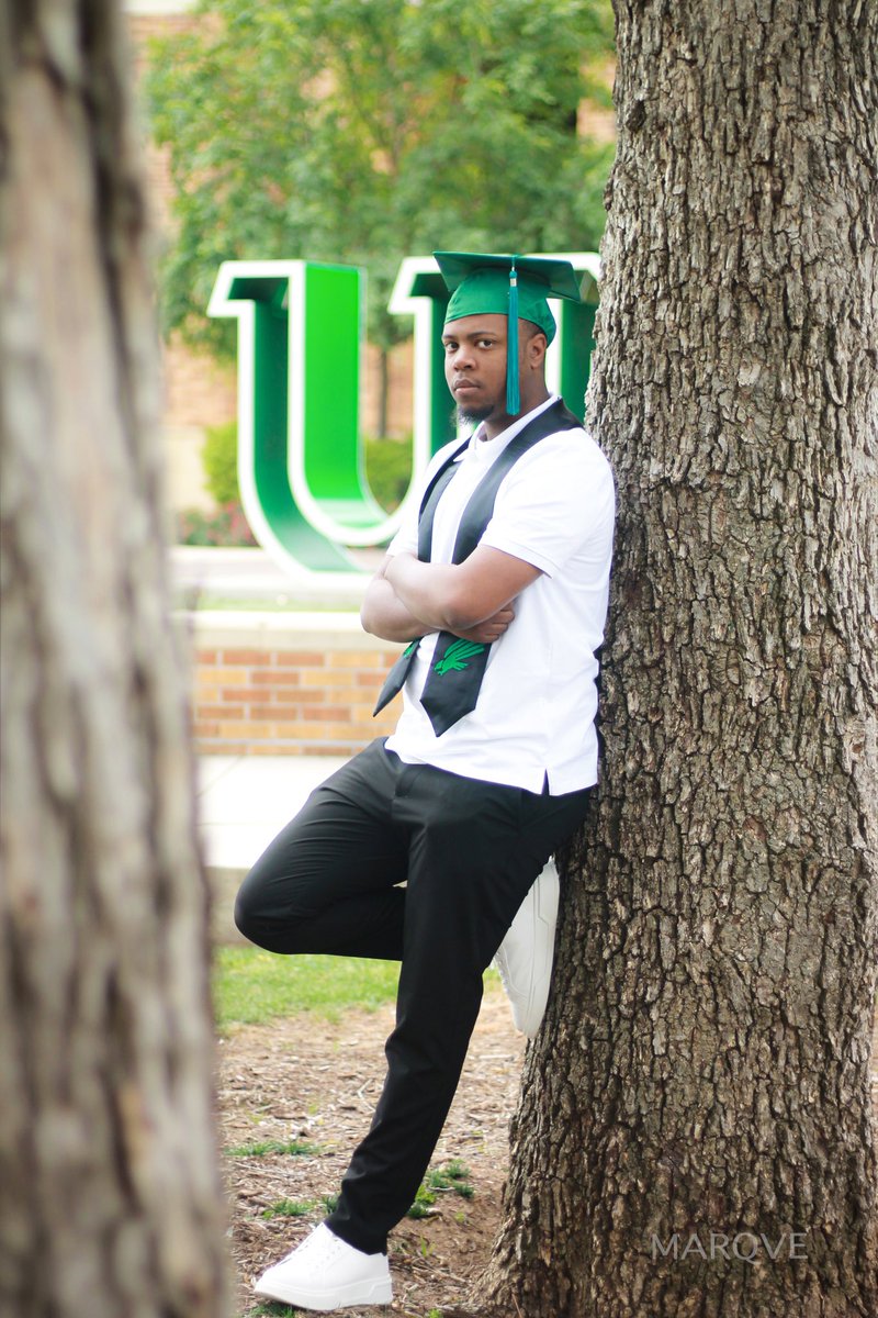 BS. Criminal Justice 🚔
⭐️May 13th 2023 7:30PM
⭐️3.5 GPA 
⭐️Student Athletic Trainer for 3 years with Juco and D1 ⚕️
⭐️Job secured with a Legacy airline ✈️✈️
🕊️To my big sis , and my god mother , thanks for watching over me and I love both of y’all dearly🕊️
MBA loading ⌛️😌