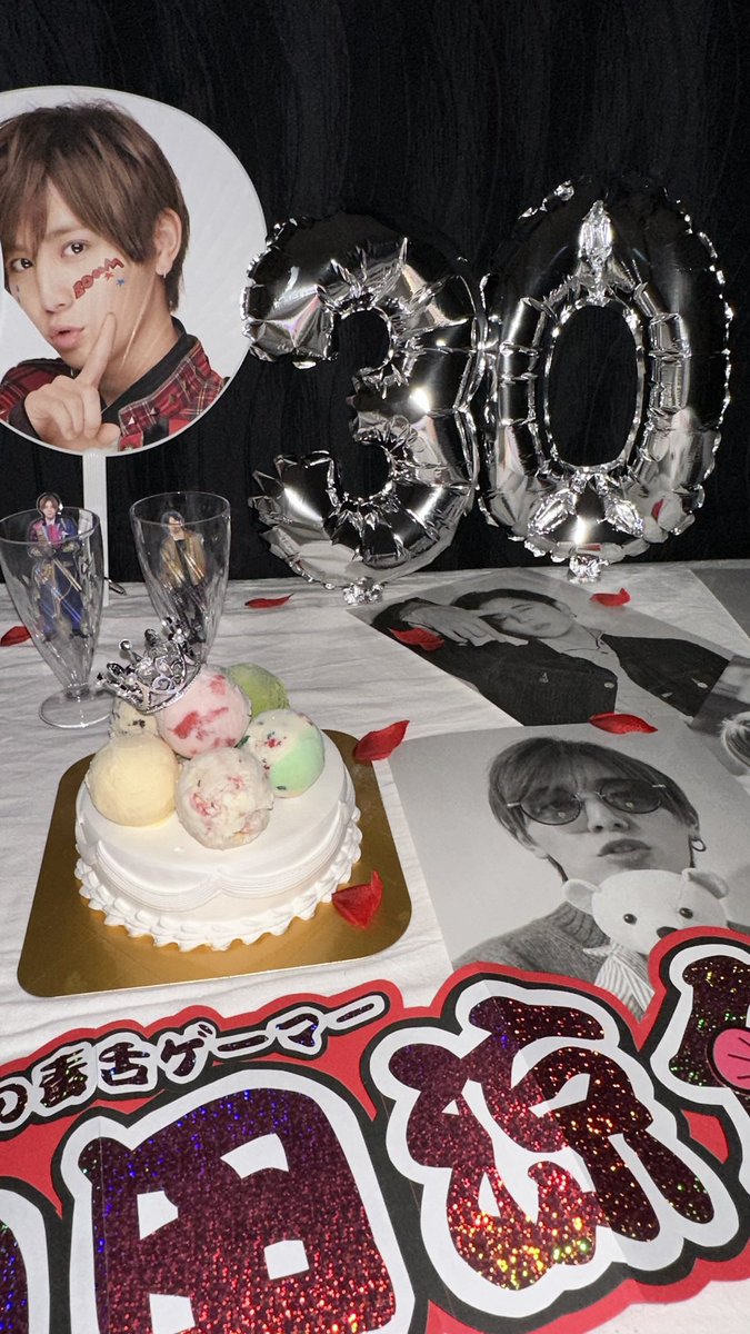 ryo_5hr's tweet photo. 改めて山田涼介お誕生日おめでとう🎂💞 https://t.co/4nr1AQx7YP