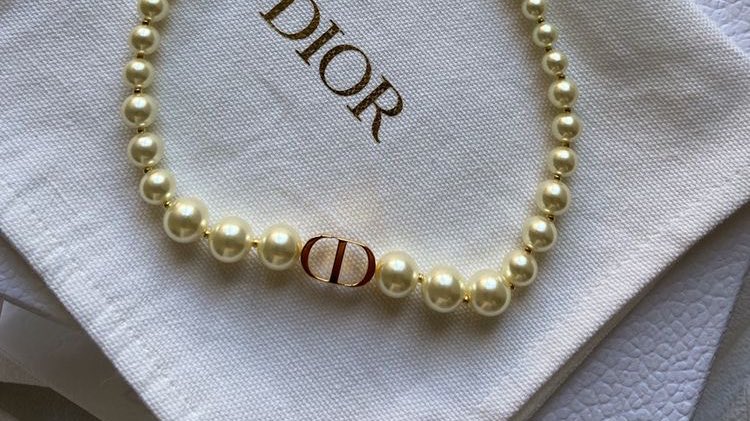 untitledallure's tweet photo. if you adore her, dior her ✨ https://t.co/A8C6NPO7UX