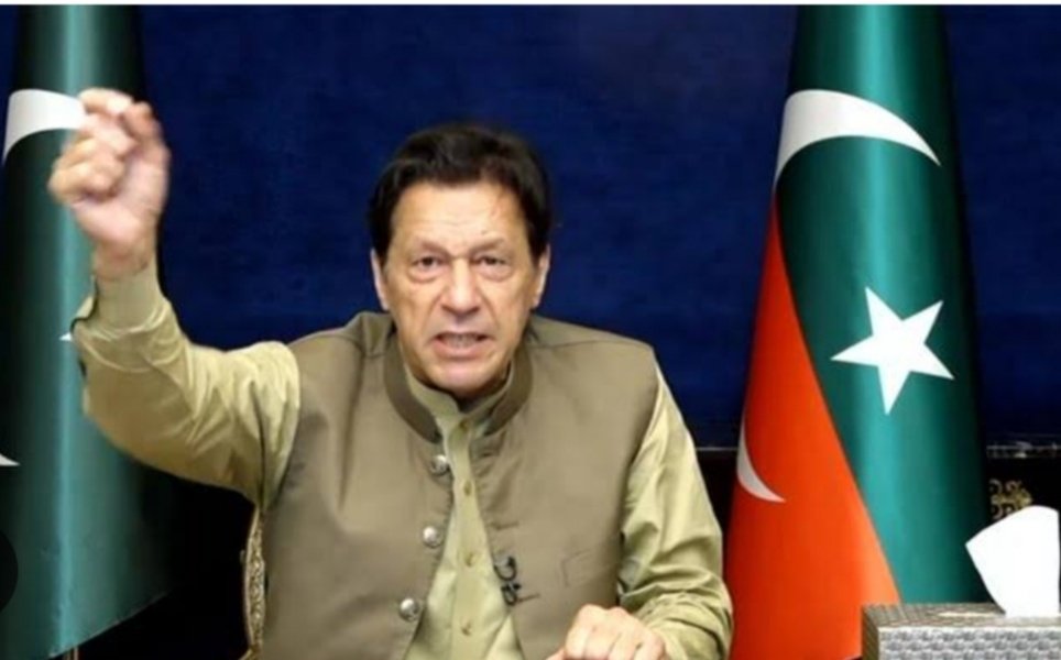 MeHaRZaDaOfFiC2's tweet photo. کون کون خان کے ساتھ ؟
#چلو_چلو_عمران_کے_ساتھ #نکلو_خان_کی_زندگی_بچاؤ #نکلو_وطن_کی_خاطر https://t.co/atWRVVpapO