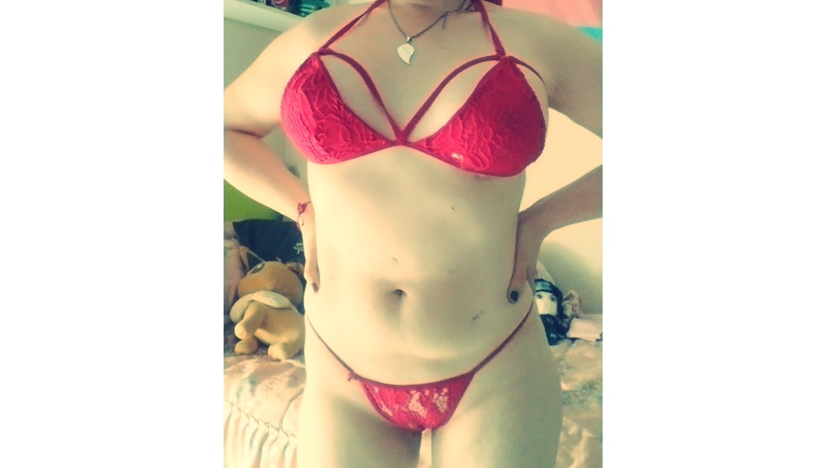 DiablitaTrans91's tweet photo. Se aceptan pedidos de ropa interior, braguitas usadas? Alguien quiere? Hablarme por privado...😏😘 https://t.co/BeIRCCENHd