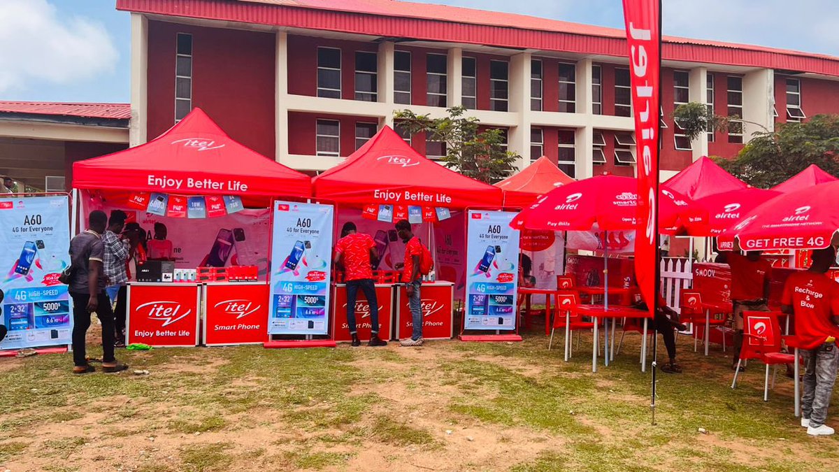 Fabulous__Jr's tweet photo. Airtel upgraded sims of students in Offa poly to 4G which means faster network to enjoy what they love doing. #itelinOffaPoly https://t.co/VvB7tv4xs6