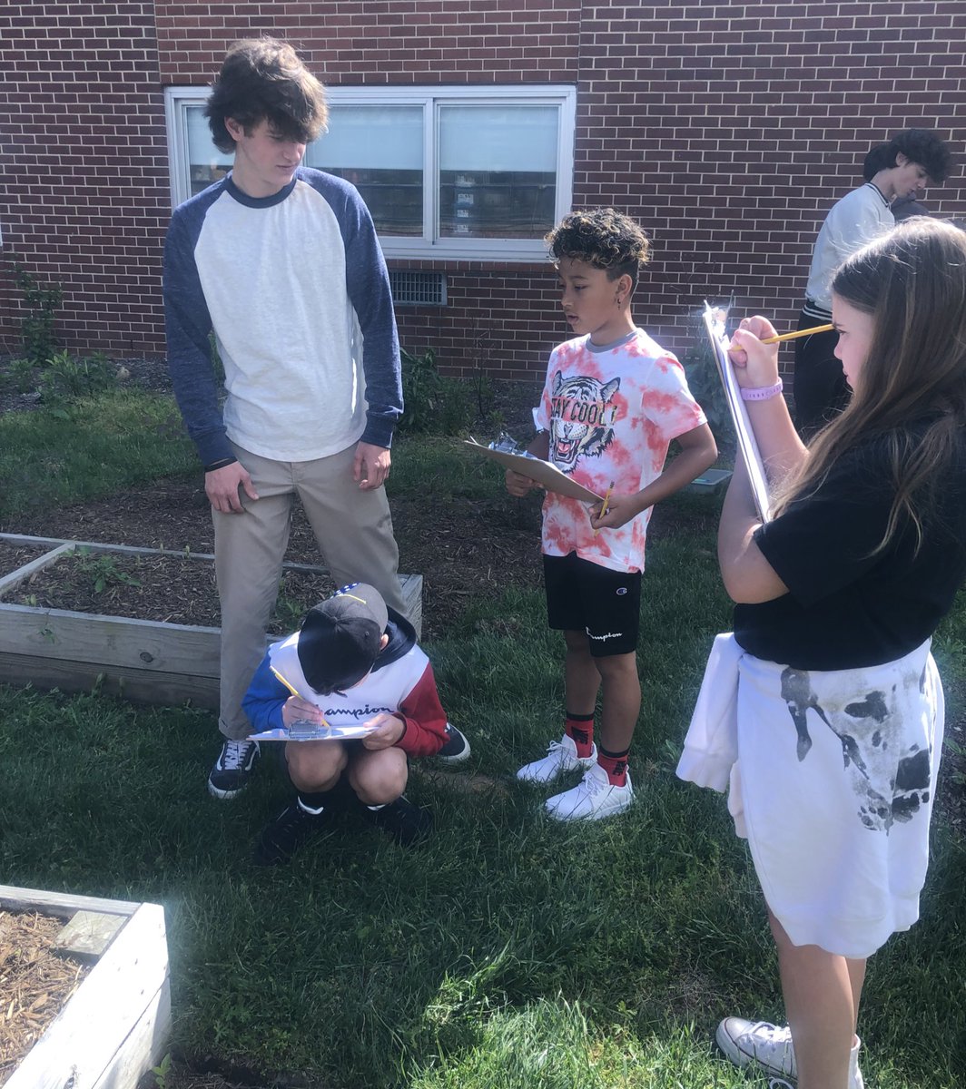 PrncipalBeekman's tweet photo. Fourth grade students were inspired by a trip to the greenhouse at Northport High School! They partnered with students from AP Environmental Science classes to learn about the importance of native plants and a variety of ecology concepts.  #pulaskipride https://t.co/FifVR583zc