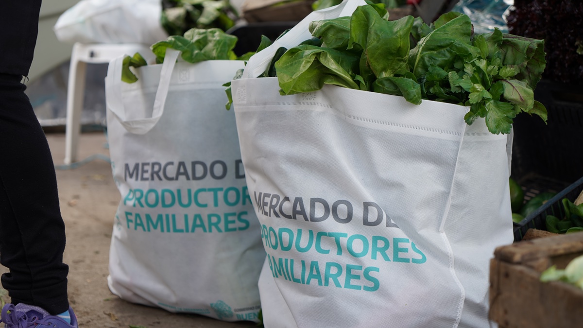 MerloGob's tweet photo. Se realizó en #Merlo el "Mercado de Productores Familiares" con fin de establecer una #RelaciónDirecta, entre el #comprador y el #productor.
Mirá el #Video
https://t.co/6ohEw0Z4Se
#MerloGob
#MerloCreceConVos
#IntendenciaMenéndez https://t.co/TT6MKgu7Vf