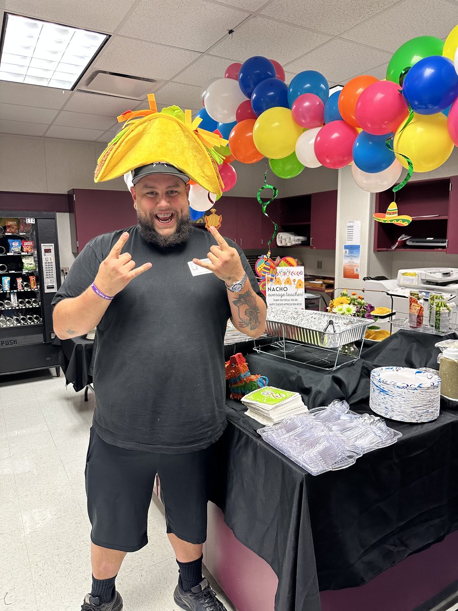FalconPassPTA's tweet photo. Thanks to the generous donations of our PTA, FPE families &amp; community partners, we celebrated our teachers &amp; staff with a week of food, drinks, snacks, flowers &amp; gift cards. Big thanks to BAHFL, @cosmichtx #Maggianos, #HTeaO, @GordoNinos, #Samsclub, @LushFlowers &amp; @raisingcanes https://t.co/a0Ao3nZv4p