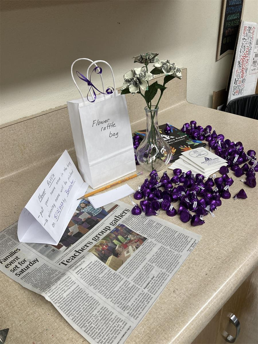 alphadeltakap22's tweet photo. Good job Wisconson Zeta chapter! Look at this beautiful table. Can't wait to hear about the conversations you held with potential members. Happy Teacher Appreciation Week! #adkgiftsofgratitude #adkmembership https://t.co/Us9SUrNdvc