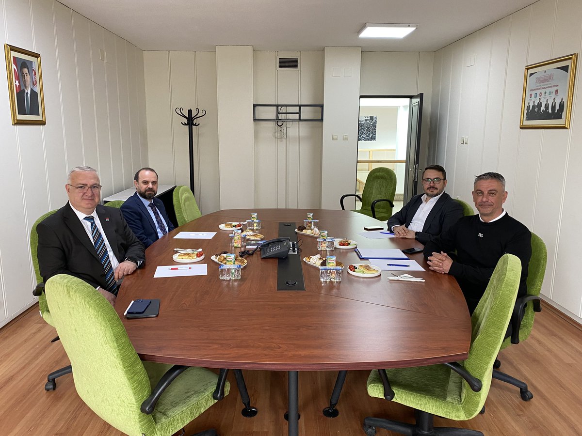 Ankara İl Başkanımız <a href="/erkindelikanli/">Erkin Delikanlı</a> ile #Milletİttifakı paydaşlarımız CHP Ankara İl Başkanı @alihikmetakilli Saadet Partisi Ankara İl Başkanı @spfatihbeyazit ve Gelecek Partisi Ankara İl Başkanı @hakantokach 12 Mayıs Ankara Mitingi için İl Başkanlığımızda bir araya geldiler.