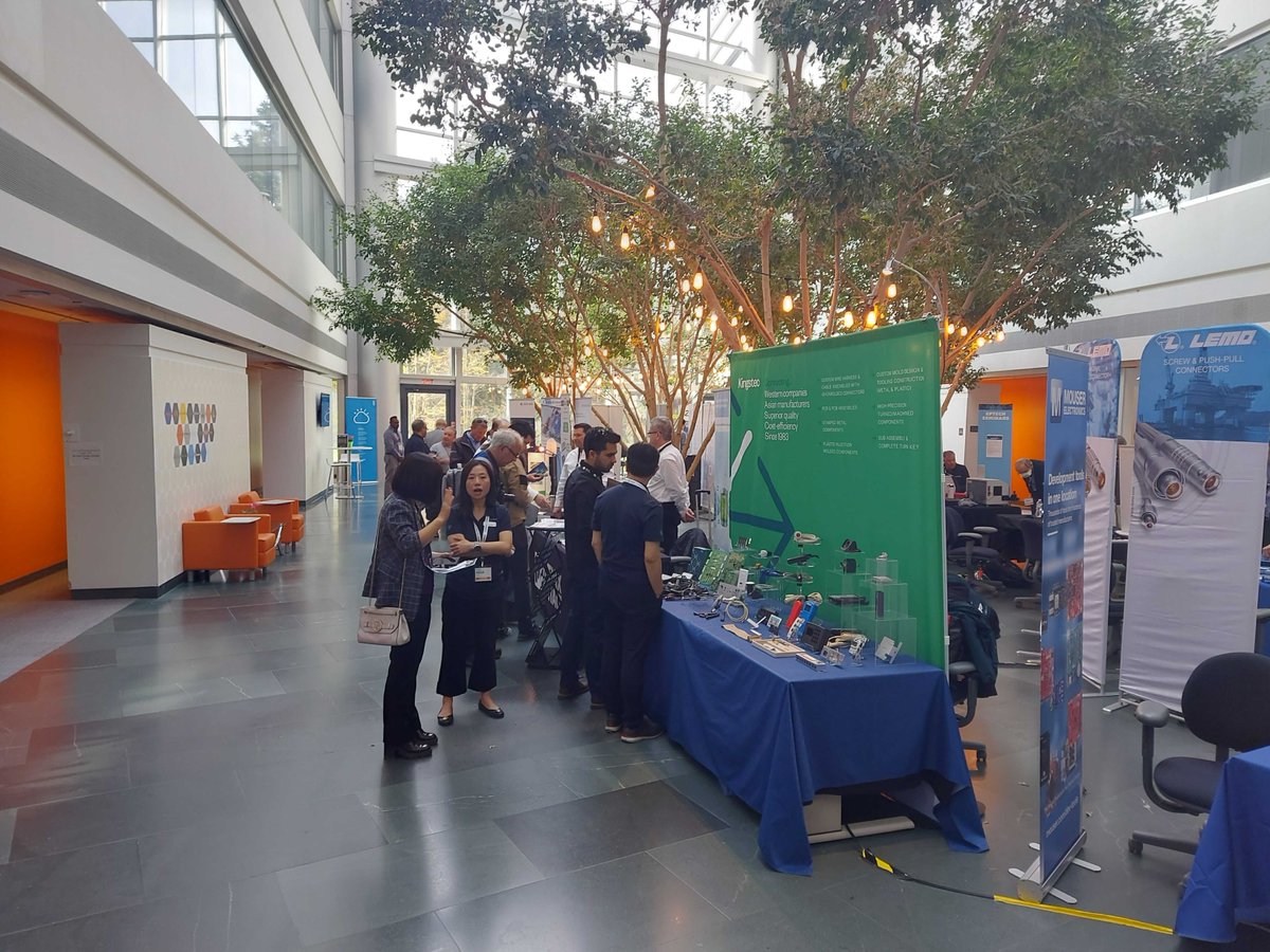 CITM_Canada's tweet image. 🤯 #EPTech Show is sparking inspiration with 65 exhibitors showcasing cutting-edge electronic products! ⚡️ 

Our team at CITM is thrilled to attend and exchange ideas on sustainable innovations. 🌍 What&apos;s your favorite tech breakthrough? Share with us! #Innovation #EPTech2023