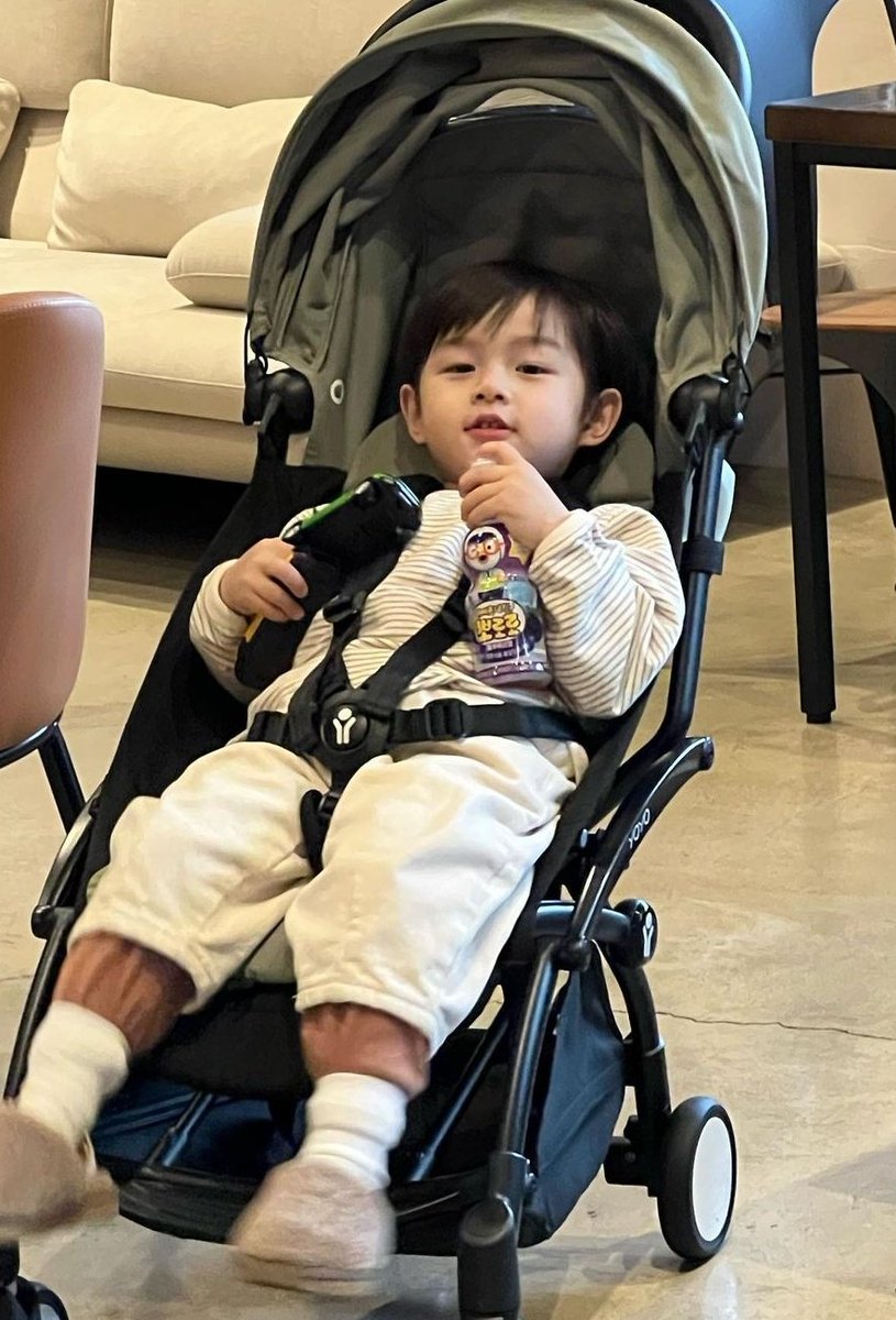 khayalangit's tweet photo. Life update.

Terima kasih sudah menjadi terang buat Ayah ya, bang. Tanpa Keenan, Ayah pasti masih senang kelayapan pulang pagi. Semoga Keenan tumbuh jadi anak yang baik. https://t.co/ZhGSfvT7fF