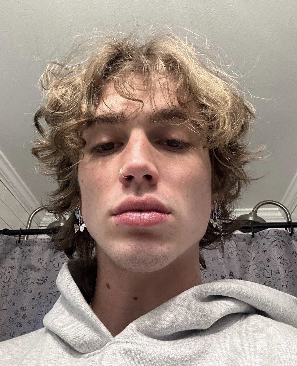 Cherche recherche rpdm rp/dm

je suis nouveau donc je cherche des amies, liens, etc ainsi qu’une tl sympa. venez j’mords pas.

like/fav pour un dm et un follow
rt pour la visu