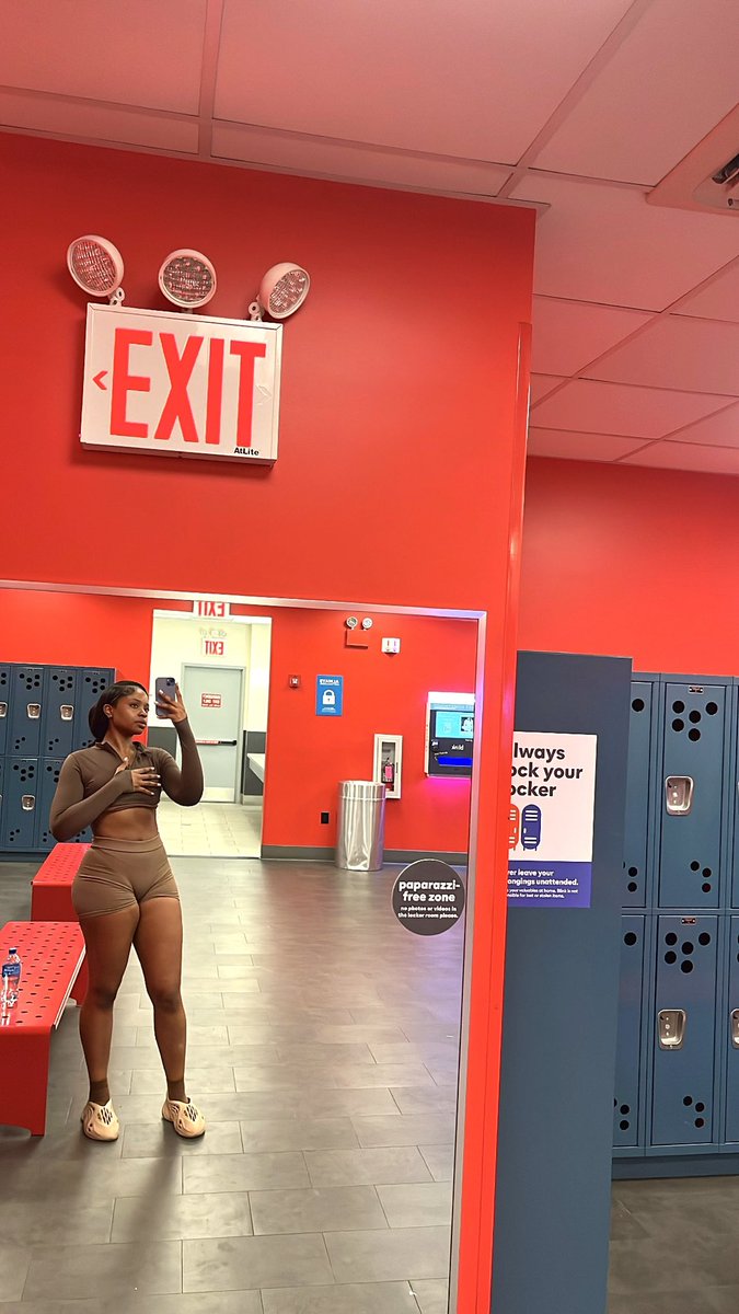 IsabelleCalixte's tweet photo. Became my own body goals >>>> https://t.co/iycYpta25d