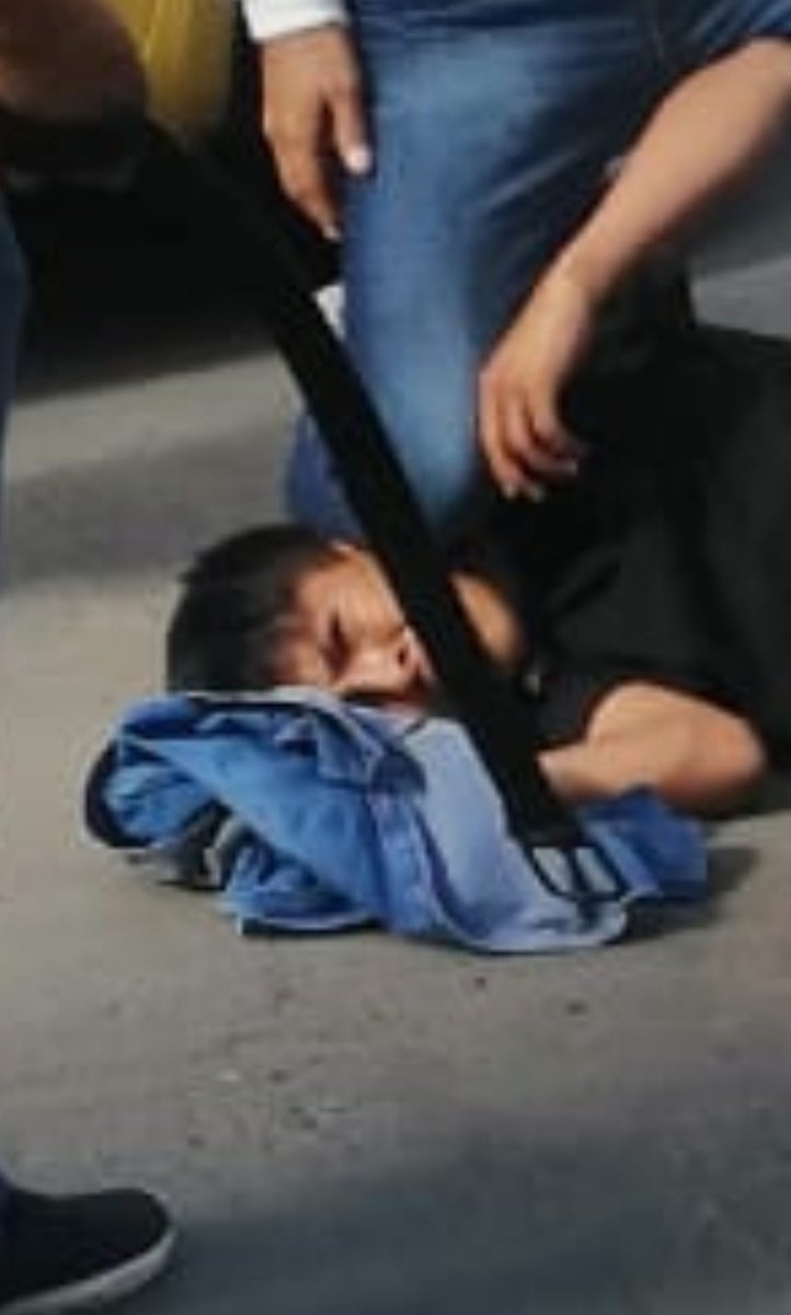 DefensaCHQ's tweet photo. Aquí en el Centro Histórico no vamos a permitir tanta delincuencia. Esto es labor de todos. #TodosOrganizados #DefensaCHQ #NoMásInseguridad #RedDeTuiterosDemocraticos

@BuitronPabloEC @Milena_SCh @PoliciaDMQZona9 @BarrioSanBlas @ChakinanC @VHSALVADOR @jmoya87 @uio_orbe @gusito75 https://t.co/hPi1wGD6cc