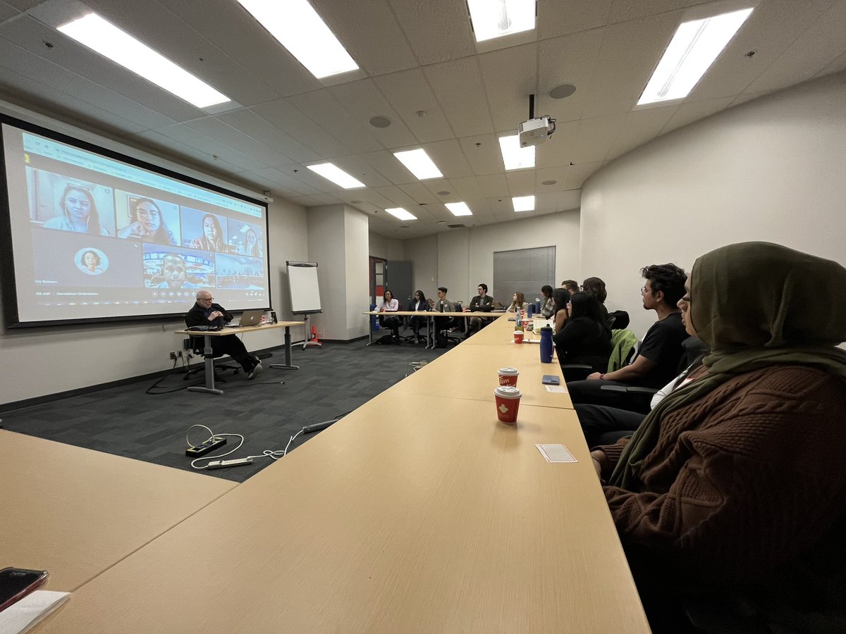 Welcoming a fresh crop of #Donaldson @CBCNews Scholars eager to join our newsrooms and network teams here and all over the country – lovely seeing familiar faces among the program alumni @ashleymfraser @CBCDavid @idilmussa @griffjaeger #cbc #cdnmedia