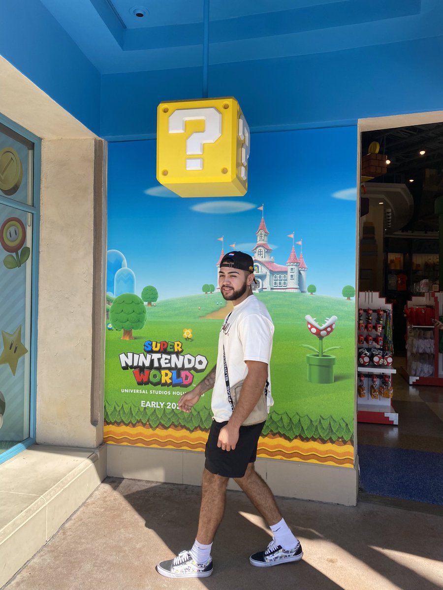 Rio47__'s tweet photo. Season 17 starts today! 

We grinding ranked all night… it’s gonna get sweaty

I’m live after this work shift‼️

🟨🟨  https://t.co/Etb6qTsO18 🟨🟨 https://t.co/zCdo3nMjDd