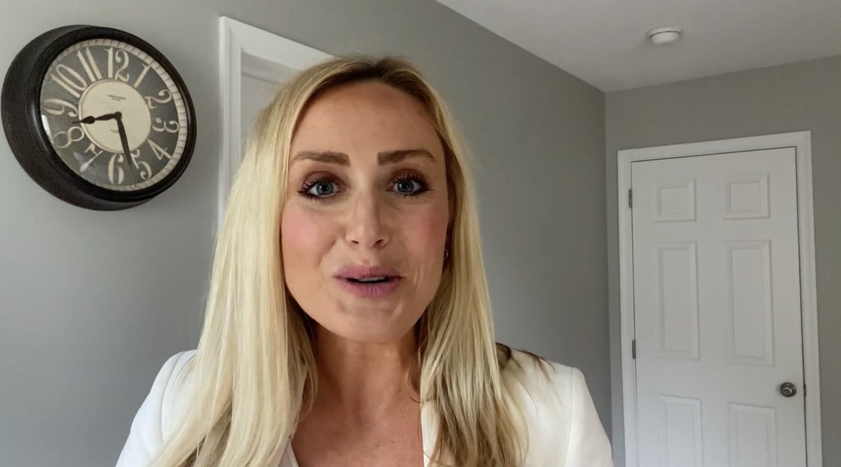 And here is <a href="/SamanthaTwenty/">Samantha Russell 👩🏼‍💻</a>. She is brilliant, fearless, and one of the most incredible marketing leaders in our profession. Thank you <a href="/FMGSuite/">FMG</a> for joining us on this special day. #RiskalyzeRebrand