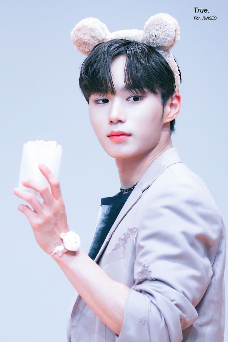 yoaa_11's tweet photo. @Rooorolon92 @Luisanabts 🦁
#위아이 #WEi 
#김준서 #JUNSEO https://t.co/O7xehQY6sP