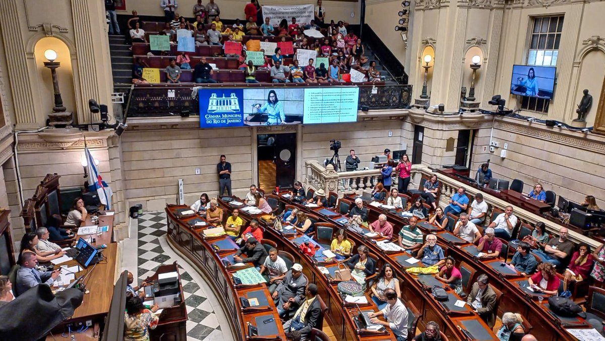 Public Fills Rio de Janeiro City Council to Demand the Community Land Trust in the City’s Master Plan and Discuss City Hall’s Exclusion of Urban Policy Instruments

#TTCFica!
 
By <a href="/jcmendoncasant1/">Julio Santos Filho</a> and 
<a href="/leocoelho_jor/">Leonardo Coelho</a>
 
🔗 Read de the full article: bit.ly/3HSi0bg