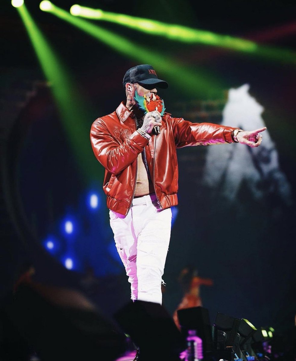 WARBURTON tweet media