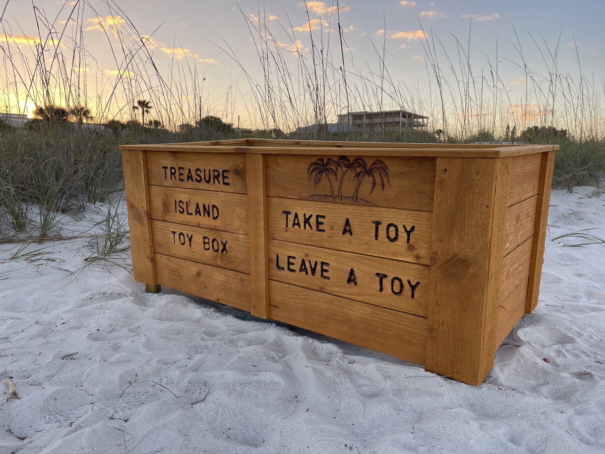 Did you know Treasure Island Beach has a beach toy box located near the ADA-accessible mobility mat? This allows visitors to leave toys and other items in the box they don't want to take with them home, on a plane, etc - and allows other beach visitors to reuse the items. 😎