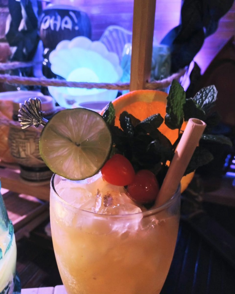 IkiAnd's tweet photo. Nothing like sipping a South Pacific Punch by candle light. https://t.co/zjwa8t9MHu