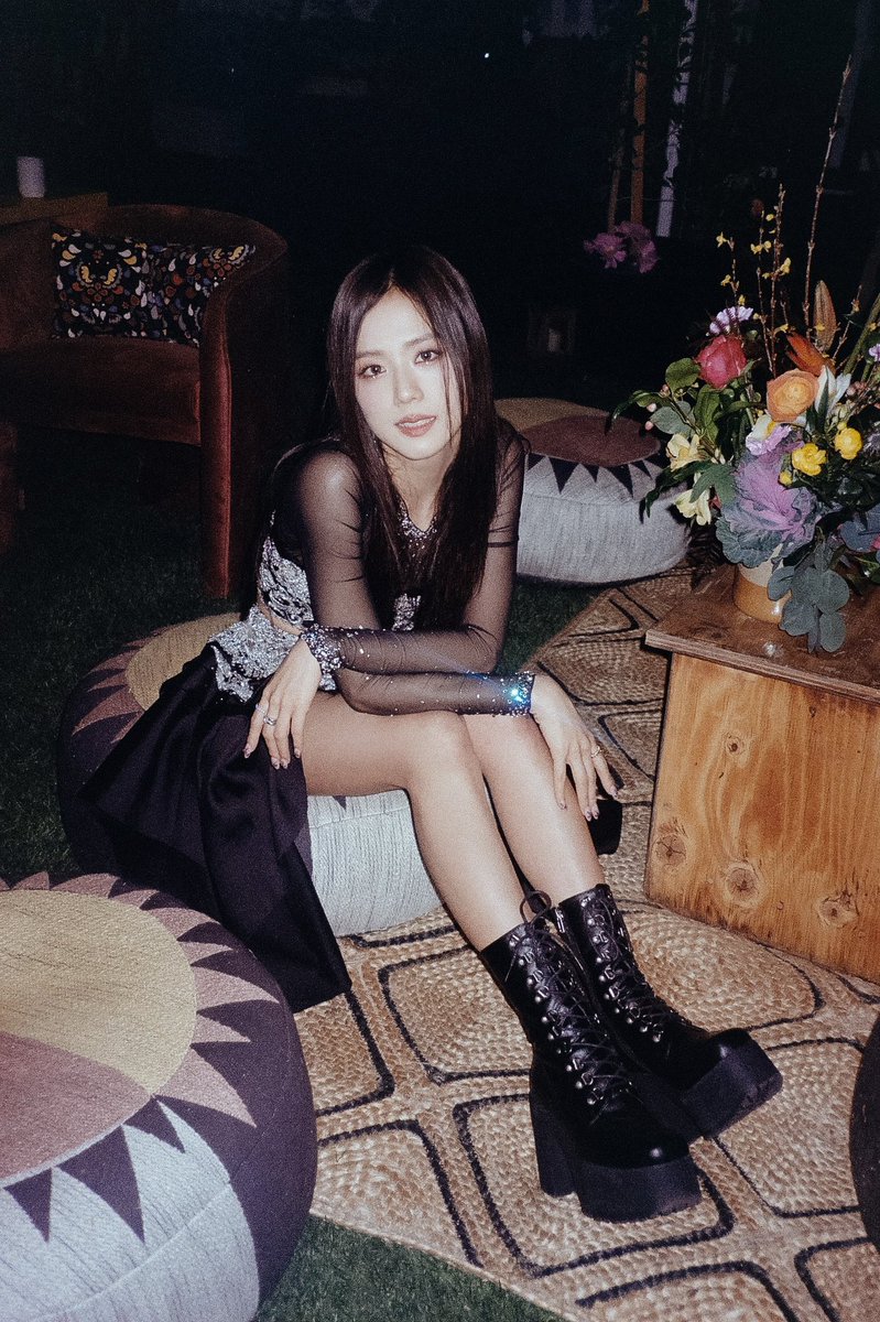 chuarethewan's tweet photo. ChuWeVerse 

#JISOO #FLOWER #ME #지수 #꽃 @BLACKPINK https://t.co/BIVftX6cYt