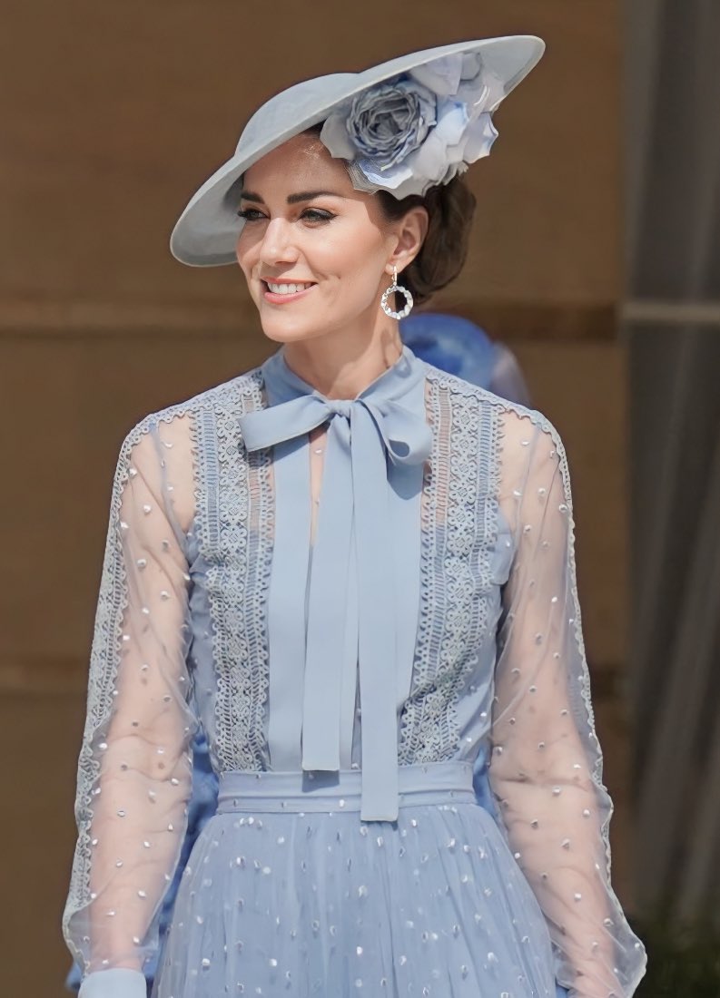 RoyallyBelle_'s tweet photo. HRH the Princess of Wales looks stunning hosting a Buckingham Palace garden party this afternoon🤩💙 https://t.co/Xe1yXnDjOQ