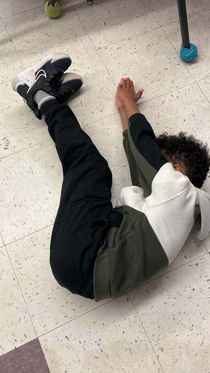 MsGreigsClass's tweet image. We are on an acute angle search today! Students found out that THEY could become an angle! We are also estimating angles today, then checking our estimations with protractors tomorrow!