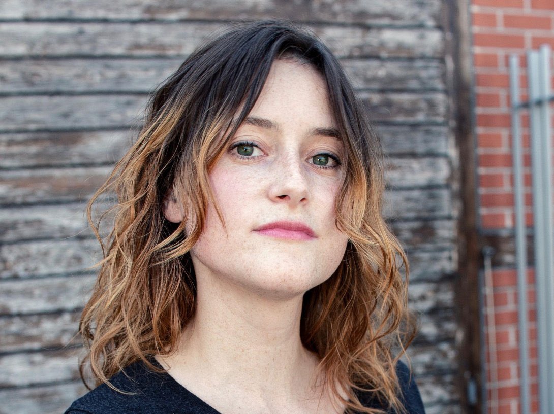 Wir alle sind geprägt von unser Herkunft u Familiengeschichten. Die Berliner Lyrikerin Alisha Gamisch setzt sich mit ihrer schwarzmeerdeutschen Herkunft in einem poetischen Dialog mit ihrer Oma auseinander. Am Freitag in der PUTTE. Ich darf moderieren. vh-ulm.de/vh-programm/ku…