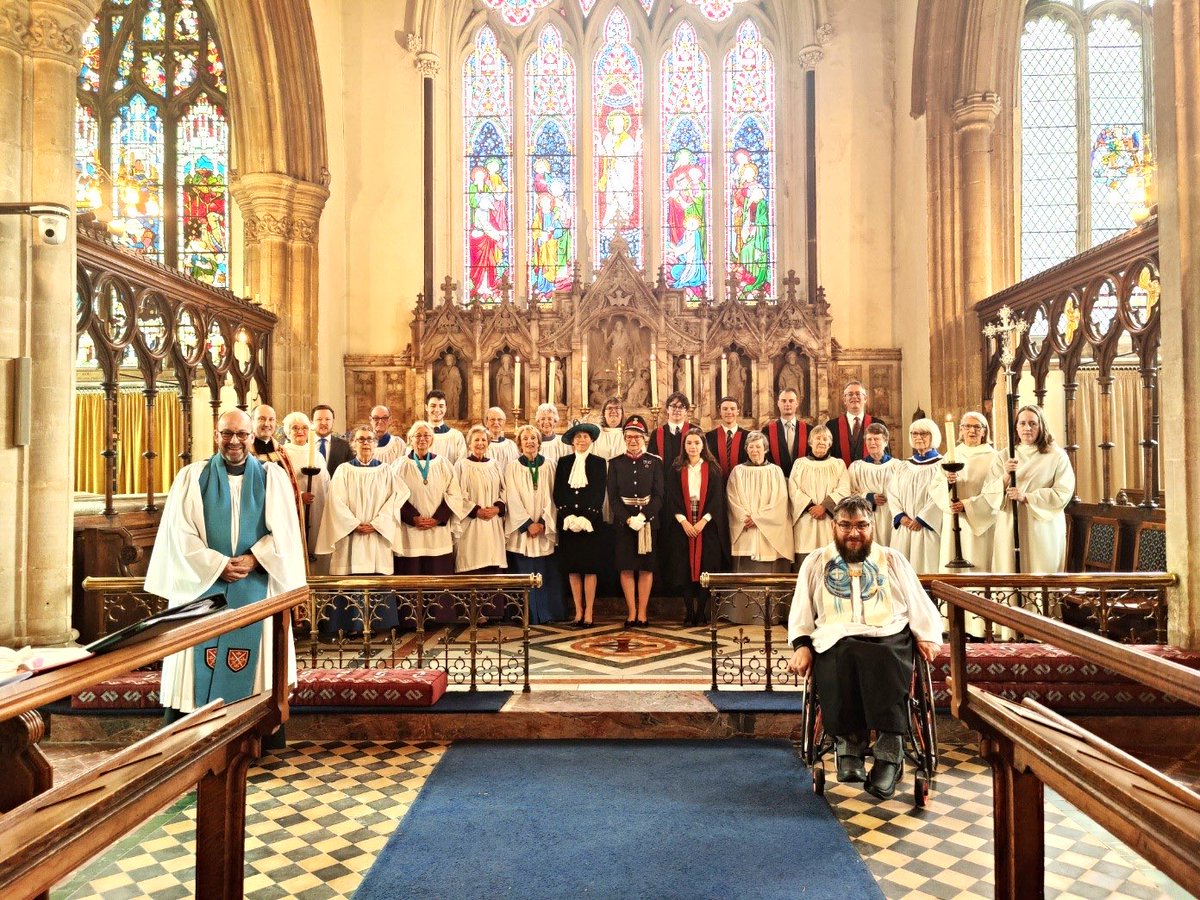 On Sunday, All Saints Church, Oakham celebrated community, faith and service on the occasion of the Coronation of King Charles III. Magnificent music, the children in crowns, the congregation with hats and uniforms, medals and badges and smiles of happiness in the sunshine.