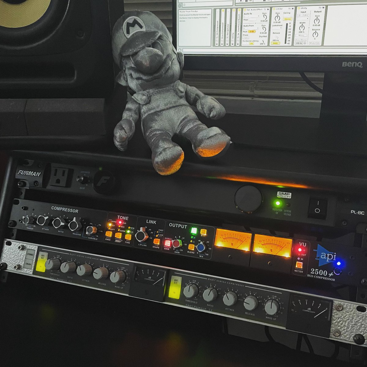 Ryan_Shook's tweet image. Met one of my gear heroes today. API 2500+ bus compressor. Going to use it on everything.