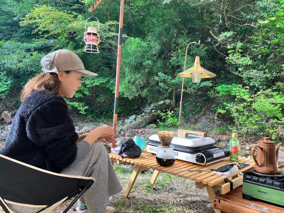akko_takeuchi's tweet photo. キャンプの朝
穏やかな時間
、、、前夜の残骸と共にw

#nordiskhyggecirclesugakei 
#nordisk 
#ノルディスク
#宇賀渓 
#滝サイト 
#キャンプ 
#久々キャンプ 
#少しずつ https://t.co/7Ghm1mzIVf