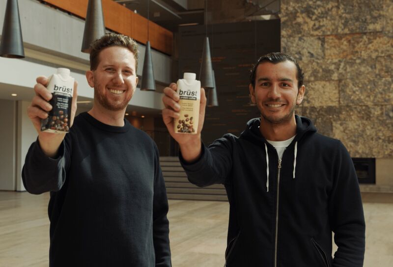 heartsandcarts's tweet photo. Co-Founder of Brust, Josh Barr joins the show to discuss the transition from Nestlé to sales in the USA to launching a functional beverage.

S: https://t.co/0DJJRR1eBt
A: https://t.co/Dx0jSPmpLG
G: https://t.co/HcOXy3wezC
Amz: https://t.co/f9R8u9x6sf
YT: https://t.co/zSMYtj8qCR https://t.co/FWj1zgQPb1