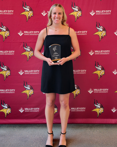 VCSUXCTF's tweet photo. 🏆 VCSU Athletics Awards 🏆

Thrilled to share that Taylor has been named Women's Athlete of the Year, and Jaiden as Men's Newcomer of the Year!

A huge thank you to our seniors for their invaluable contributions to the program, on and off the track.

#WeAllRow #KeepItSimple https://t.co/EY4fybSxjo