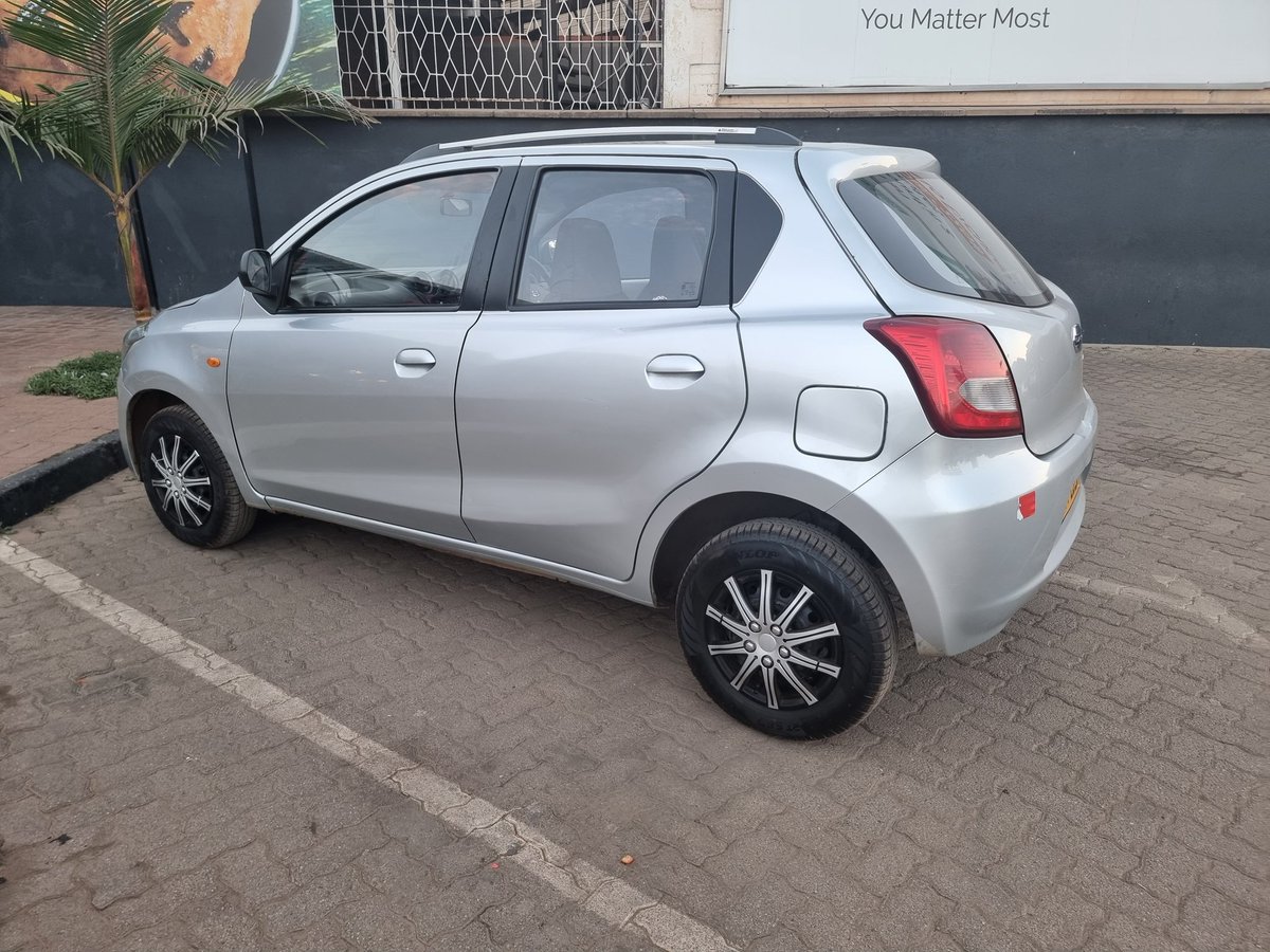 admirendumo's tweet photo. #Detsin #Daatson #Datsun #DatsunGo Kana ana boys vemushikashika vanosuduruka if I have a jacket & a clean shave , gentleman vibes, lol https://t.co/fuMuBOCtXr