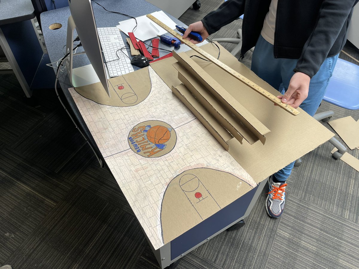 8Ss really chasing perfection on their project. It’s awesome. #STEAMUniversity #109way