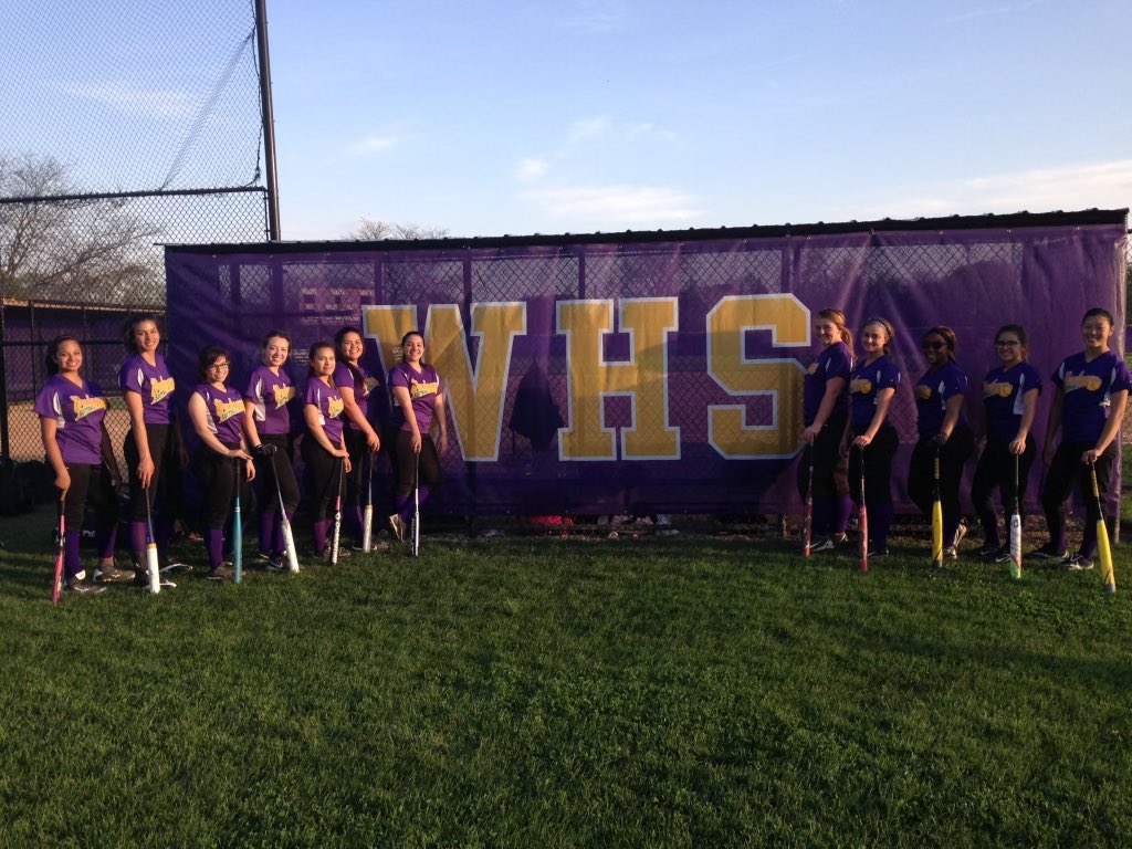 We are deeply saddened by the passing of a former player, friend, co-worker, coach, and family member, Niolis Collazo. Niolis was a beautiful person and came back to Waukegan to help better the community. Our thoughts and prayers go out to Mia and the rest of her loved ones.